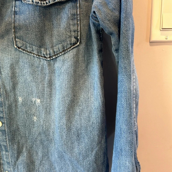 Frame Double Pocket Button Down Shirt Distressed  Denim - Picture 9 of 11